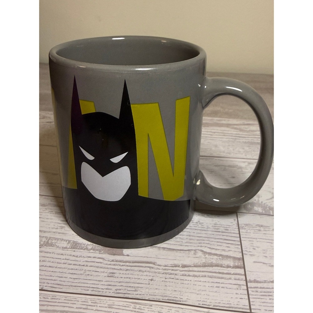 Dark Knight vs. Clown Prince Collector Mug | DC Comics Batman & Joker -as is-